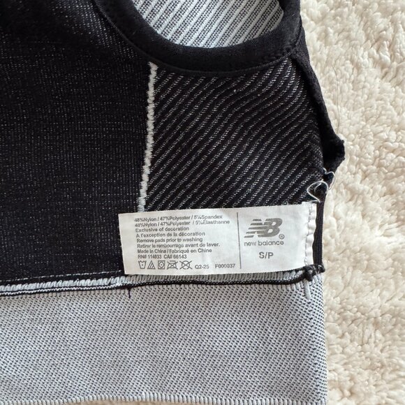 New Balance Seamless Crop Sports Bra - White (S/P) - Picture 6 of 6